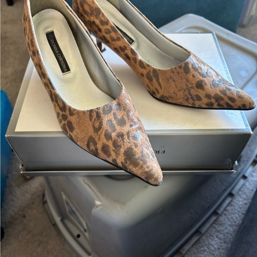 Leopard Print Pointed Toe Heels